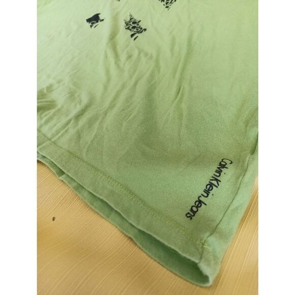 Calvin Klein v neck tee - Picture 8 of 12